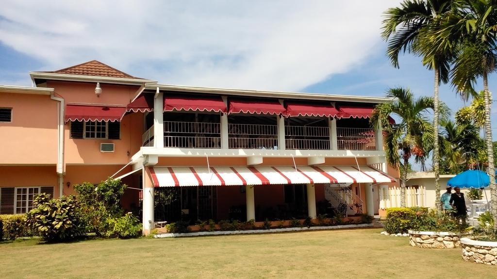 Silver Creek Resort Runaway Bay Exterior foto