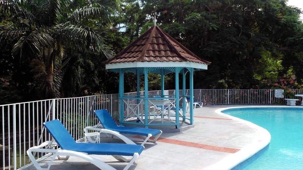 Silver Creek Resort Runaway Bay Exterior foto